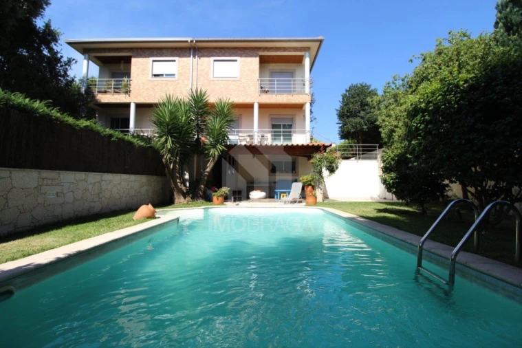 Moradia T4 para Venda em Rendufe Foto 51