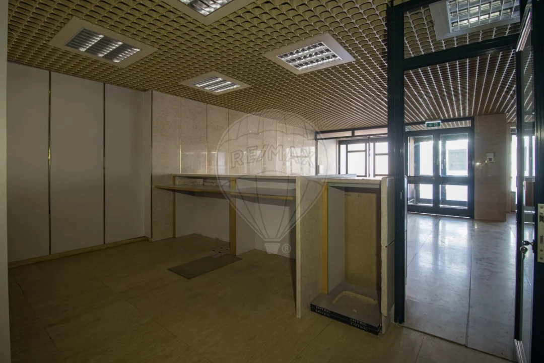 Escritório para Venda em A dos Cunhados e Maceira Foto 18