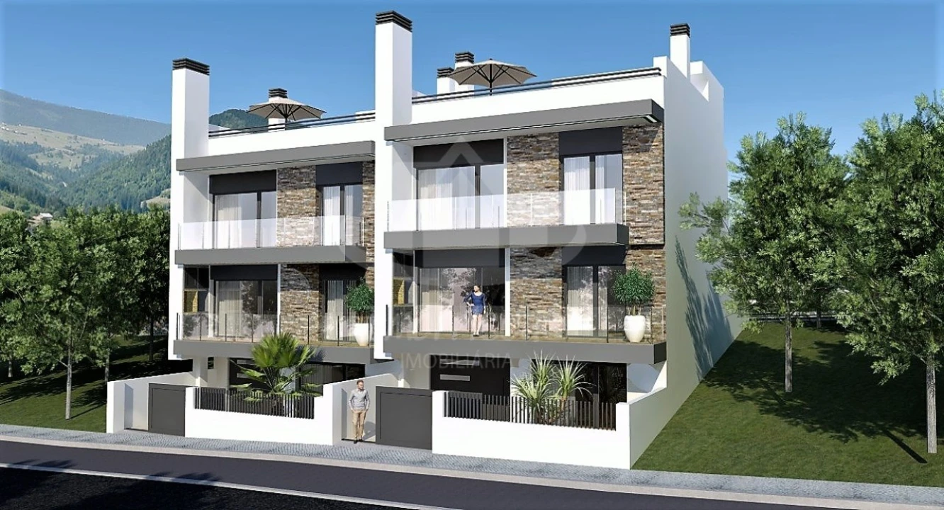 Moradia T4 para Venda em Vialonga Foto 16