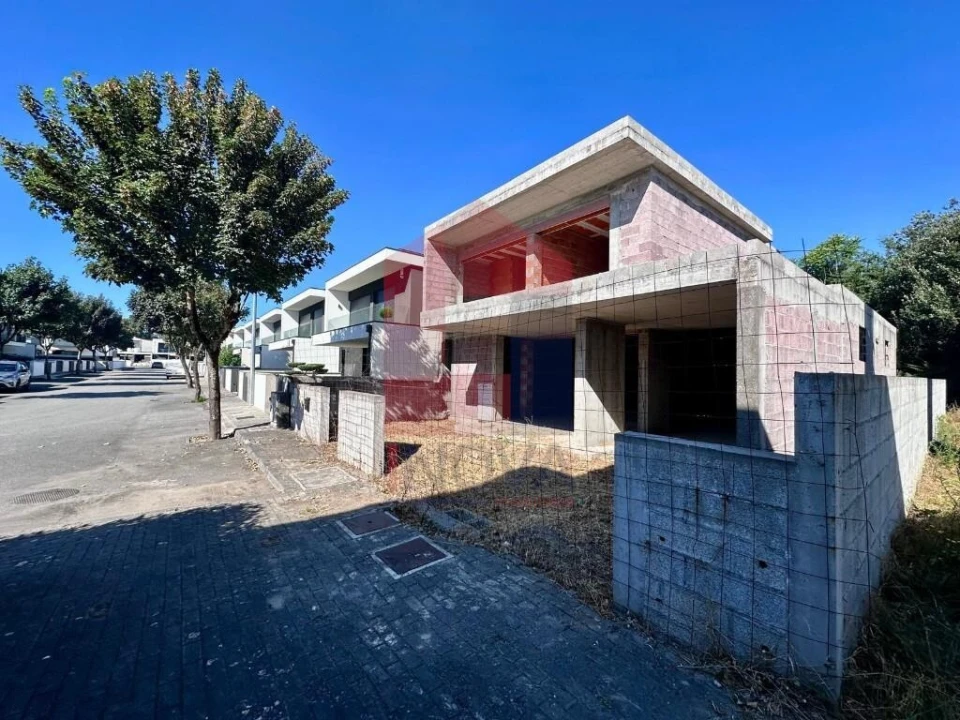 Moradia T3 para Venda em Vila de Prado Foto 26