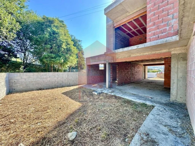 Moradia T3 para Venda em Vila de Prado Foto 9