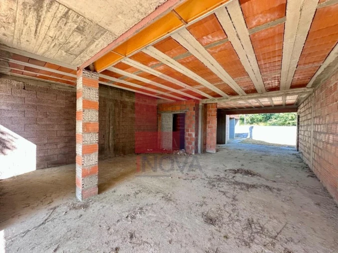 Moradia T3 para Venda em Vila de Prado Foto 3