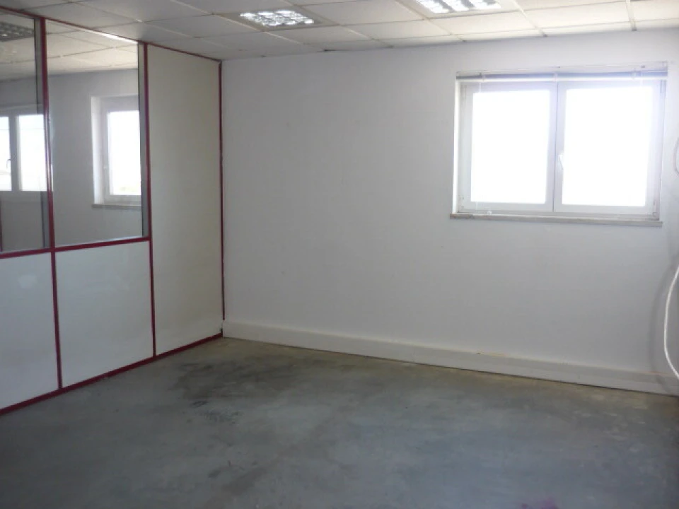 Armazém para Arrendamento em Almargem do Bispo, Pêro Pinheiro e Montelavar Foto 4