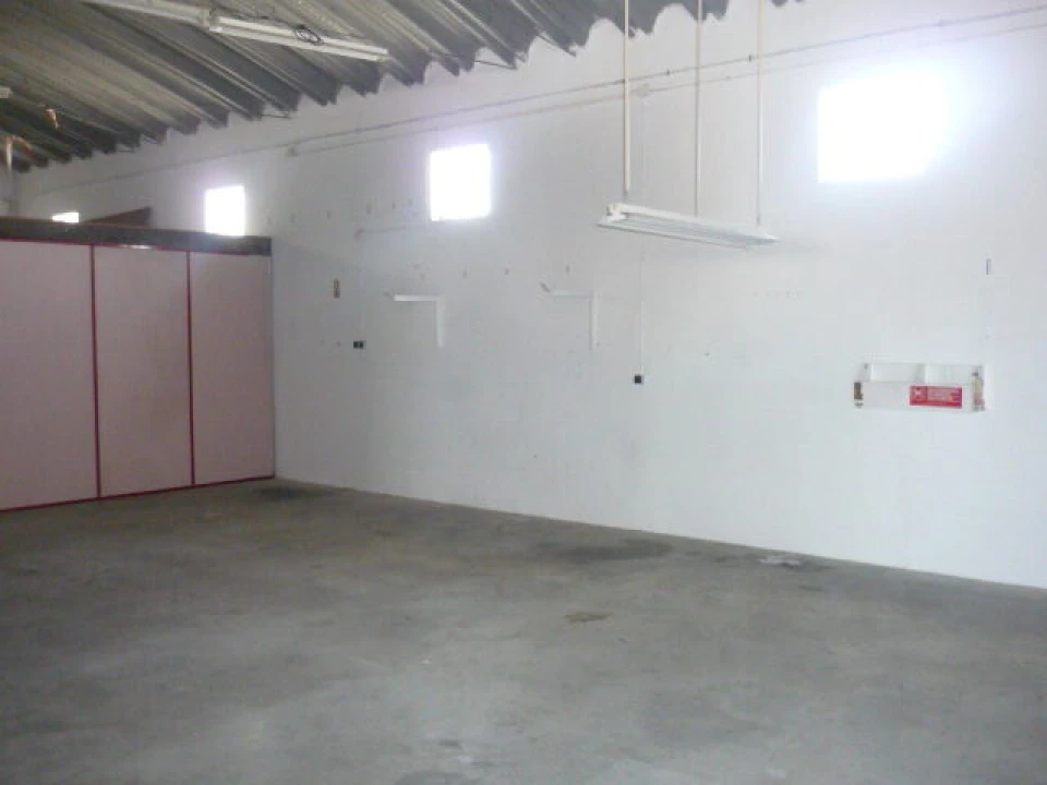 Armazém para Arrendamento em Almargem do Bispo, Pêro Pinheiro e Montelavar Foto 1
