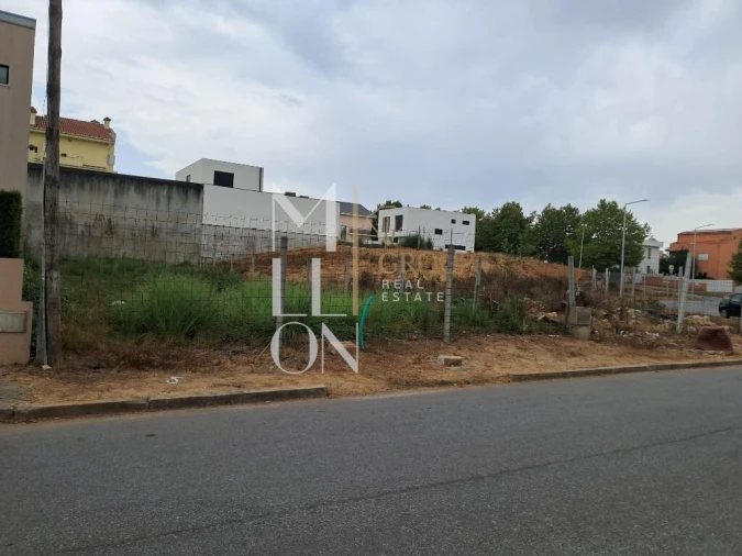 Terreno para Venda em Arcozelo Foto 3