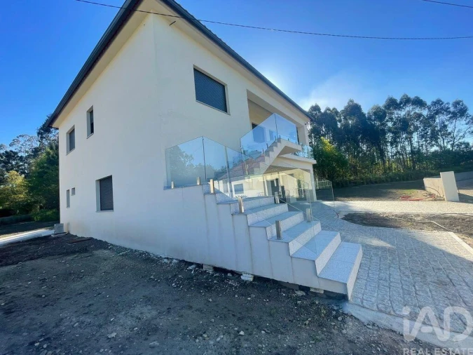 Moradia T4 para Venda em Torre e Vila Mou Foto 2