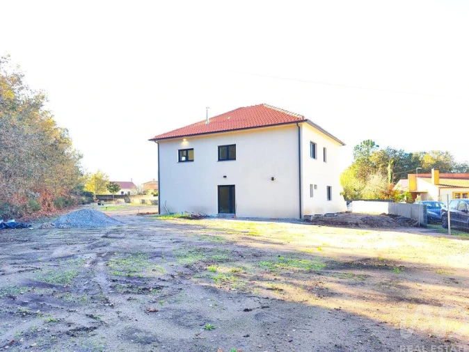 Moradia T4 para Venda em Torre e Vila Mou Foto 18