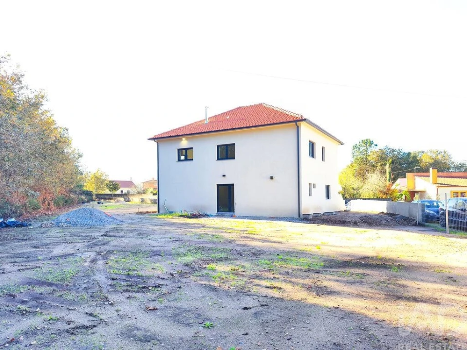 Moradia T4 para Venda em Torre e Vila Mou Foto 18