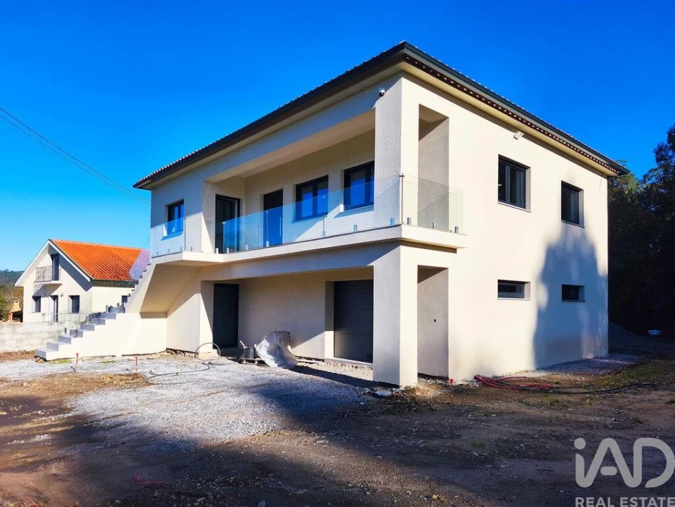 Moradia T4 para Venda em Torre e Vila Mou Foto 2