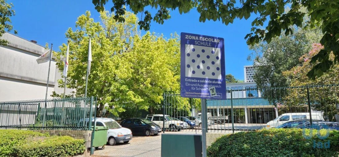 Apartamento T1 para Venda em Lordelo do Ouro e Massarelos Foto 1