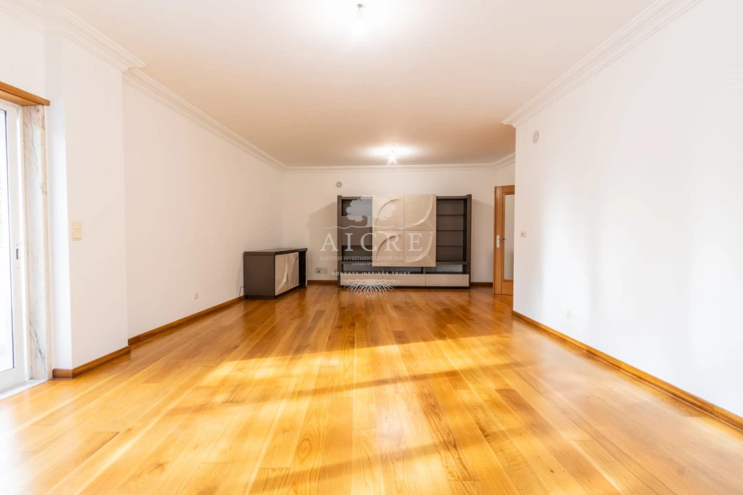 Apartamento T3 para Venda em Parque das Nações Foto 23