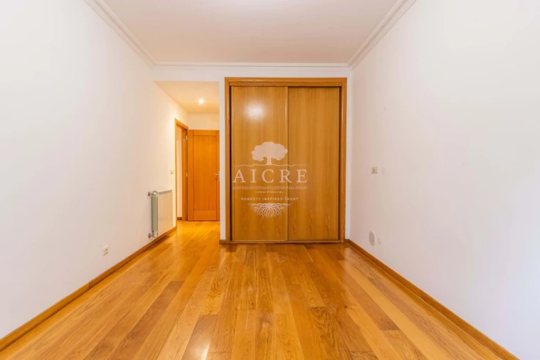 Apartamento T3 para Venda em Parque das Nações Foto 9