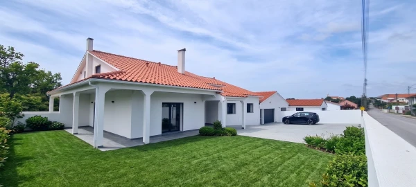 Moradia T3 para Venda em Marrazes e Barosa