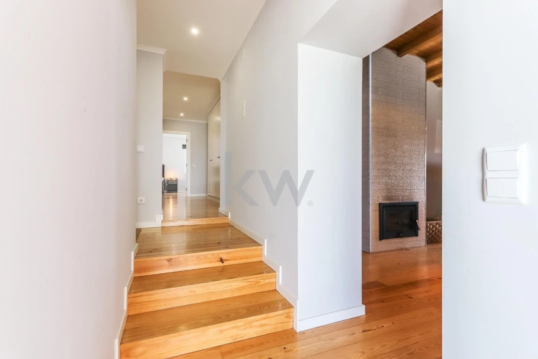 Moradia T4 para Venda em Miragaia e Marteleira Foto 12