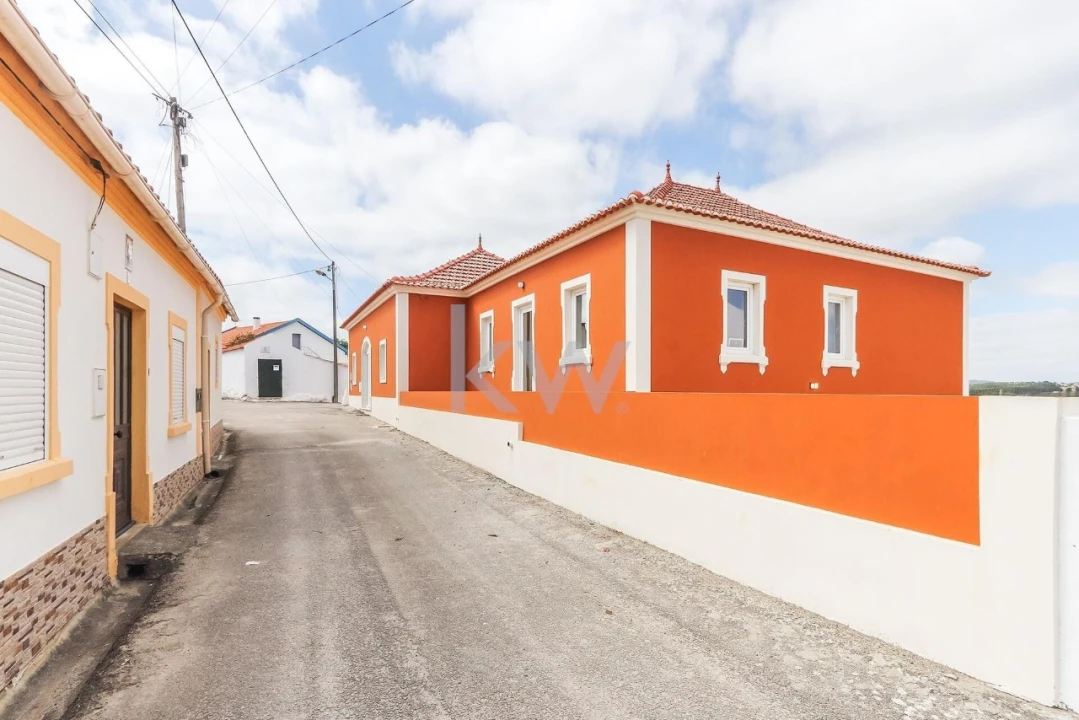 Moradia T4 para Venda em Miragaia e Marteleira Foto 5