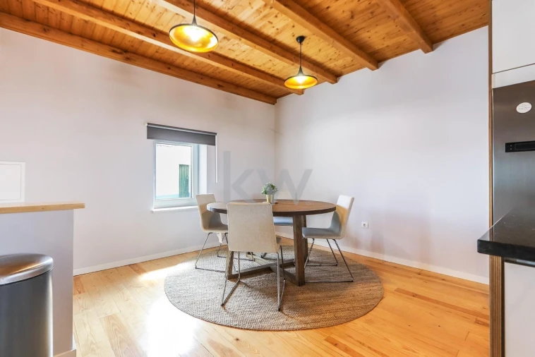 Moradia T4 para Venda em Miragaia e Marteleira Foto 9