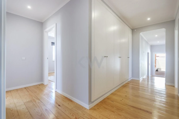 Moradia T4 para Venda em Miragaia e Marteleira Foto 20