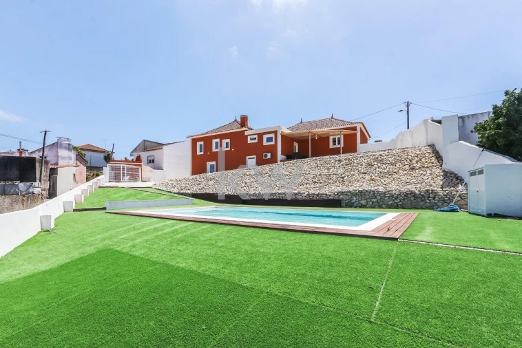 Moradia T4 para Venda em Miragaia e Marteleira