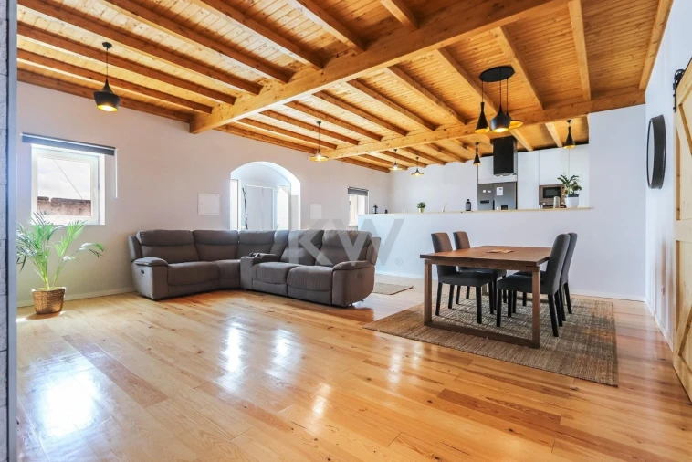 Moradia T4 para Venda em Miragaia e Marteleira Foto 8