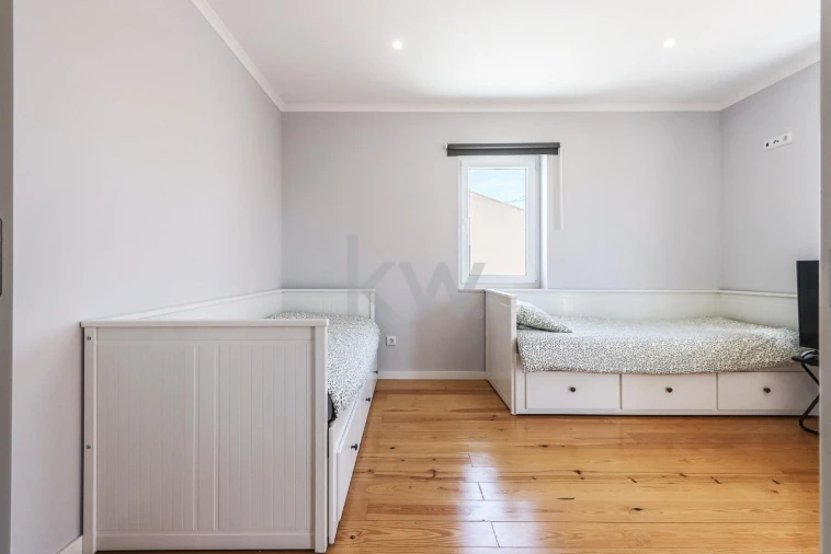 Moradia T4 para Venda em Miragaia e Marteleira Foto 23