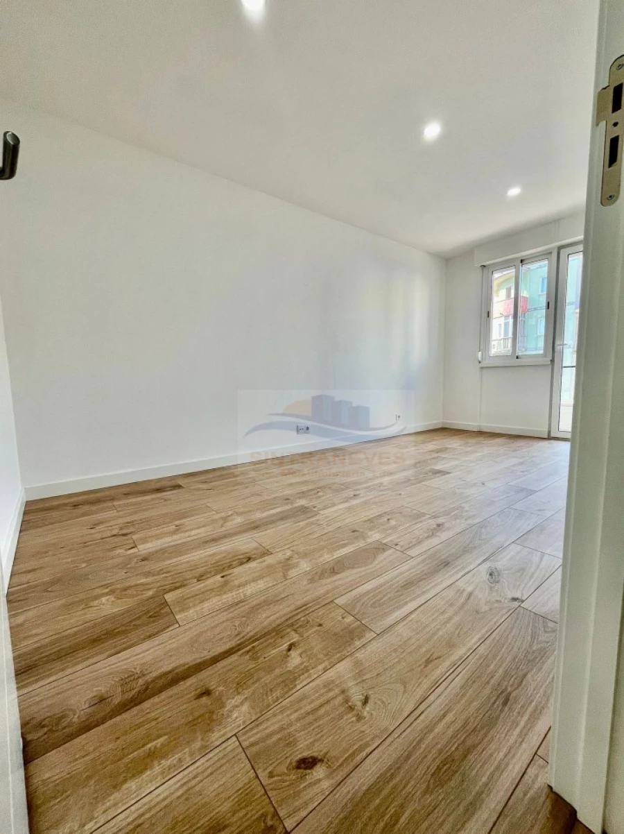 Apartamento T2 para Venda em Falagueira-Venda Nova Foto 5
