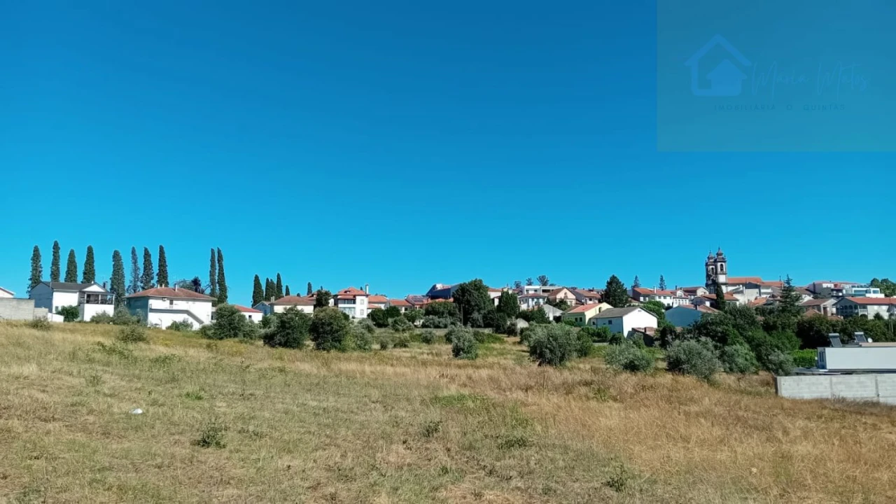 Terreno para Venda em Insua Foto 1