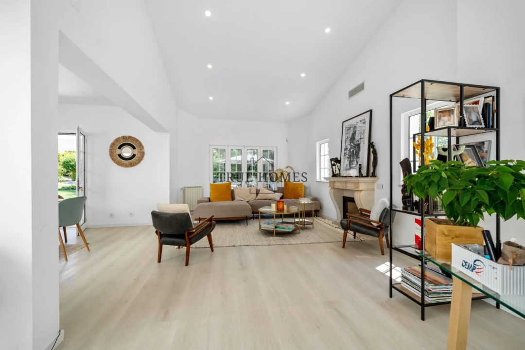 Moradia T4 para Venda em Charneca de Caparica e Sobreda Foto 7