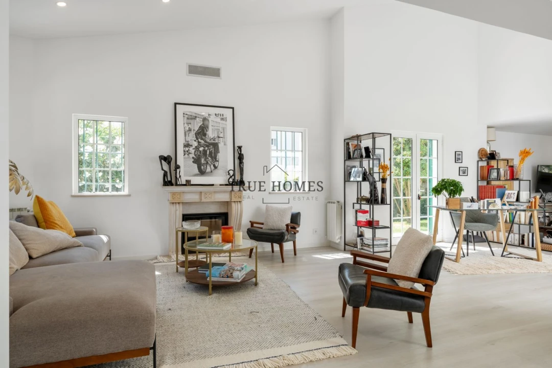 Moradia T4 para Venda em Charneca de Caparica e Sobreda Foto 8