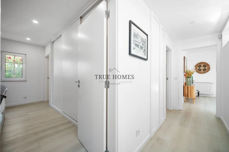 Moradia T4 para Venda em Charneca de Caparica e Sobreda Foto 11