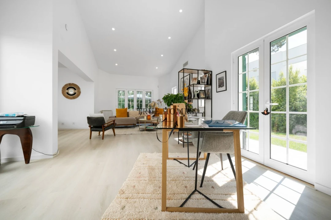 Moradia T4 para Venda em Charneca de Caparica e Sobreda Foto 19