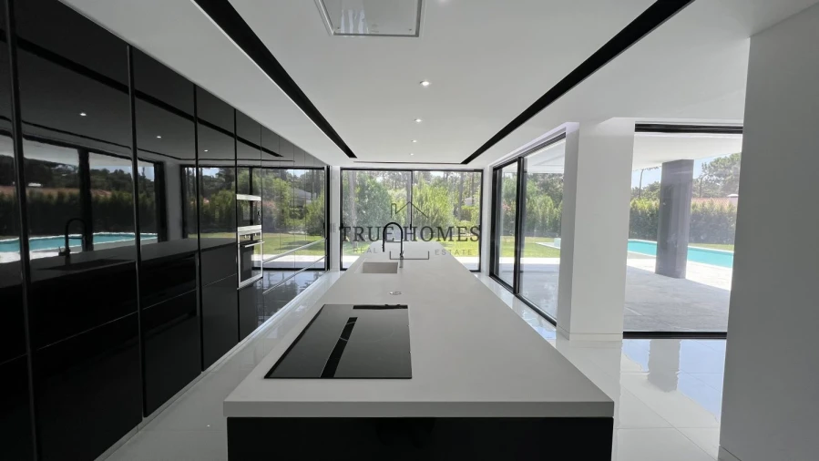 Moradia T6 para Venda em Charneca de Caparica e Sobreda Foto 14