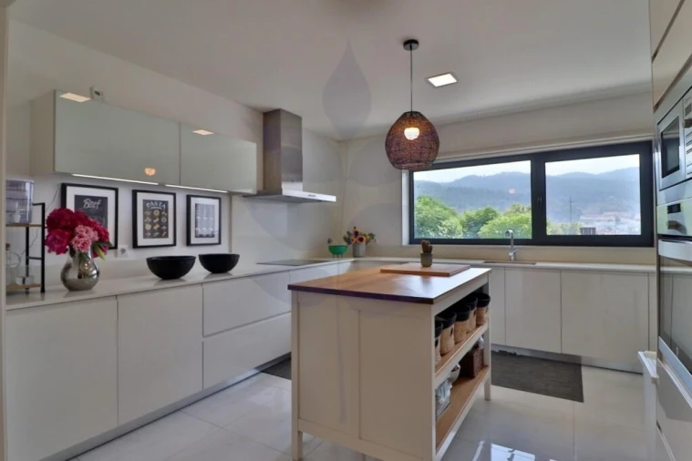 Moradia T3 para Venda em Este (São Pedro e São Mamede) Foto 2