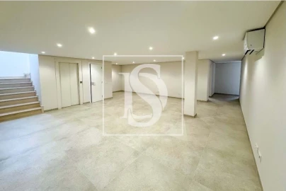 Moradia T4 para Venda em Quarteira