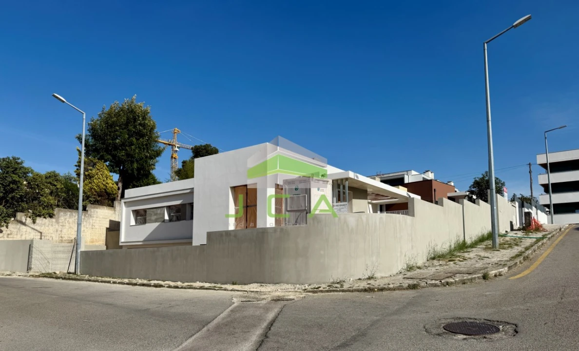 Moradia T4 para Venda em Leiria, Pousos, Barreira e Cortes Foto 1