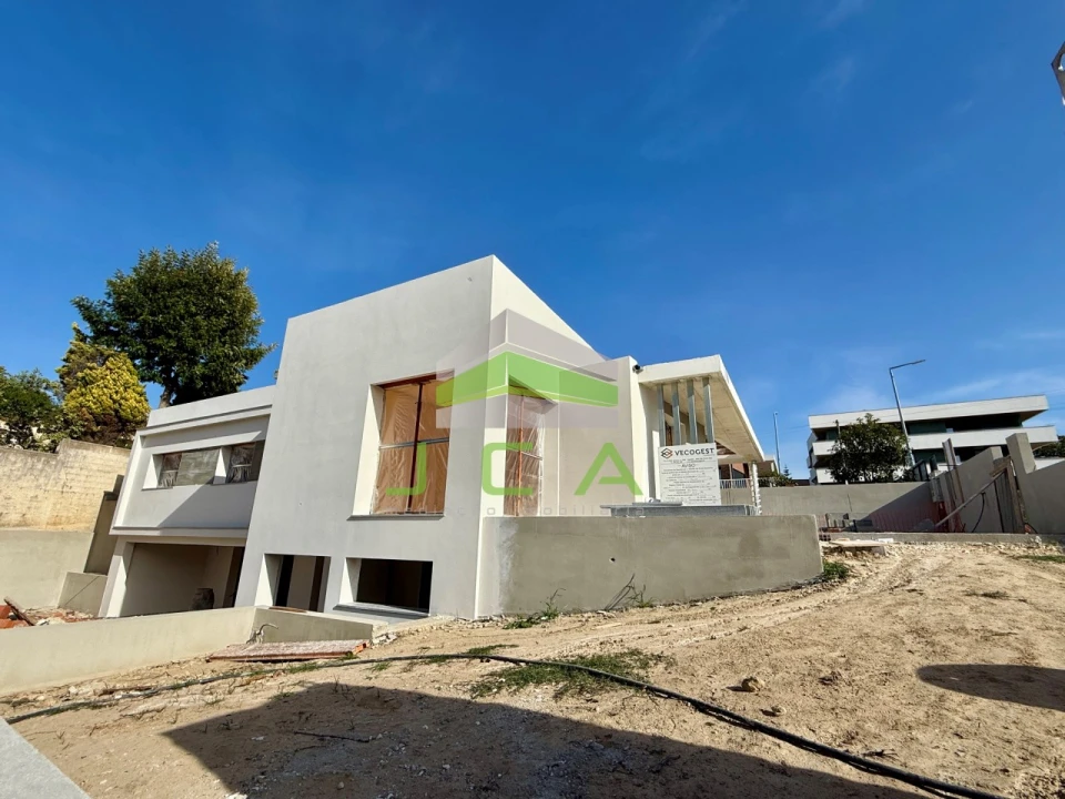 Moradia T4 para Venda em Leiria, Pousos, Barreira e Cortes Foto 3