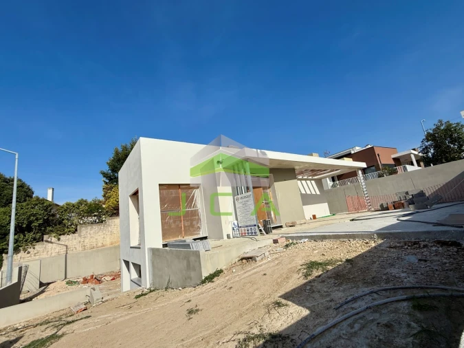 Moradia T4 para Venda em Leiria, Pousos, Barreira e Cortes Foto 4