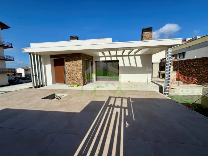 Moradia T4 para Venda em Leiria, Pousos, Barreira e Cortes Foto 3