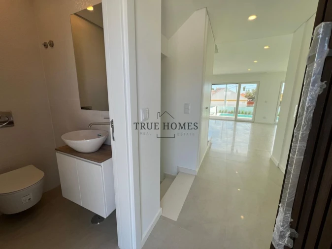 Moradia T3 para Venda em Charneca de Caparica e Sobreda Foto 16