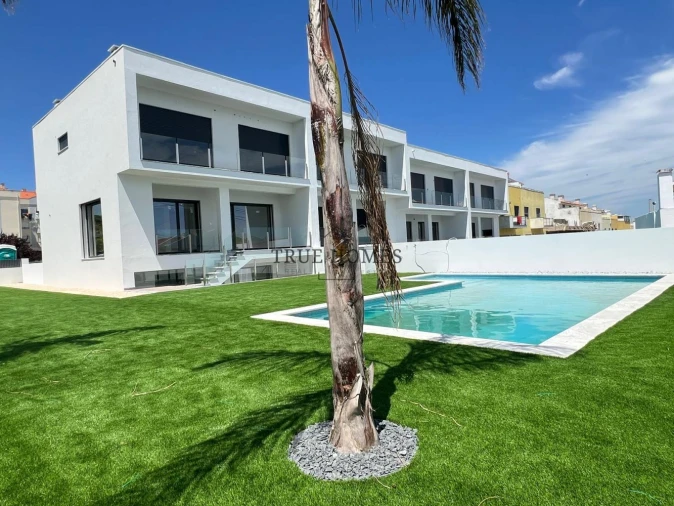 Moradia T3 para Venda em Charneca de Caparica e Sobreda Foto 1