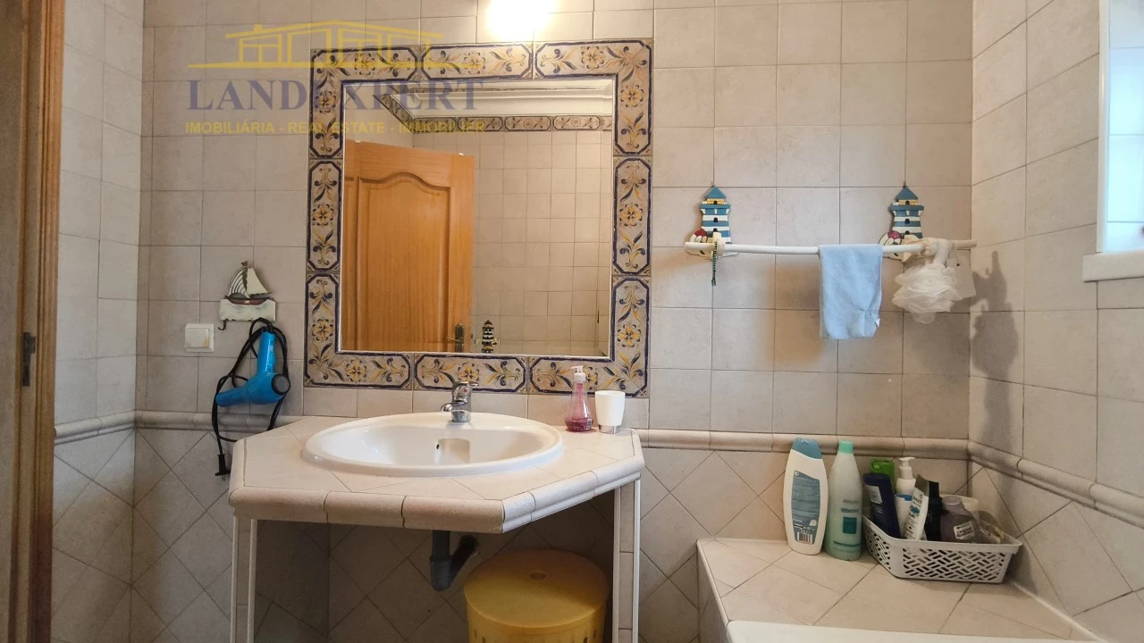 Moradia T3 para Venda em Armação de Pera Foto 25