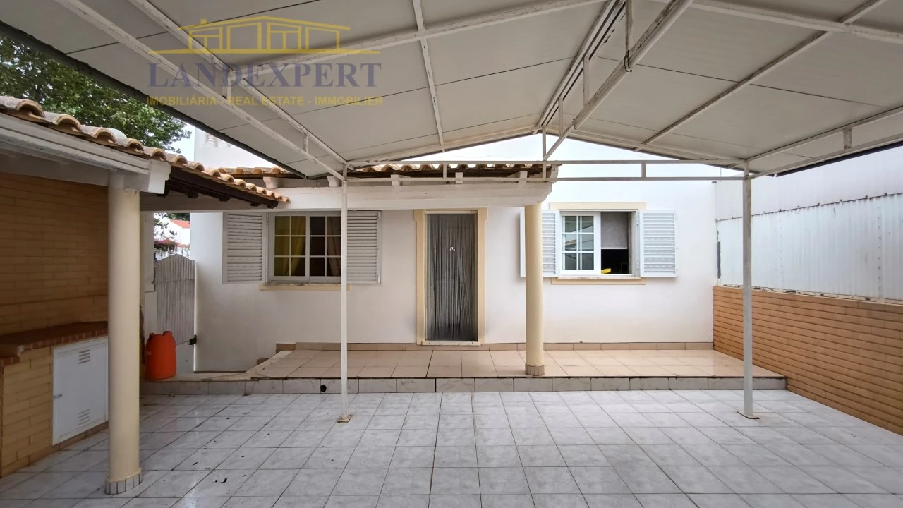 Moradia T3 para Venda em Armação de Pera Foto 31