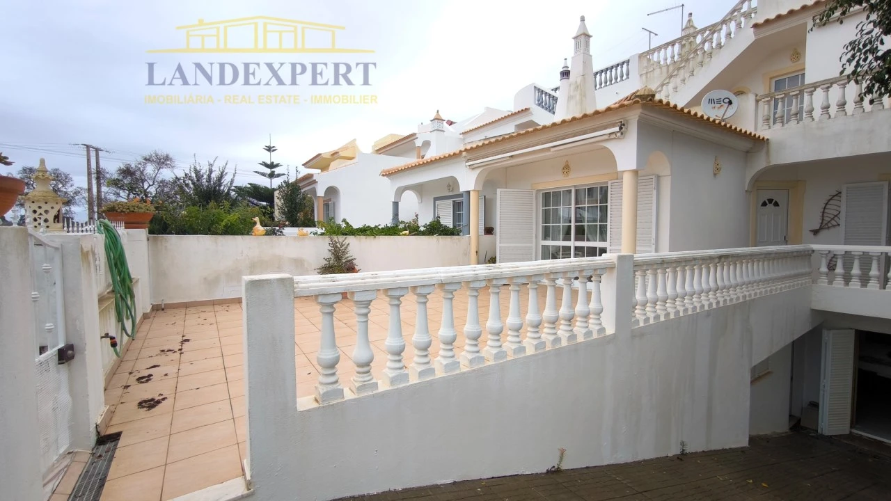 Moradia T3 para Venda em Armação de Pera Foto 47