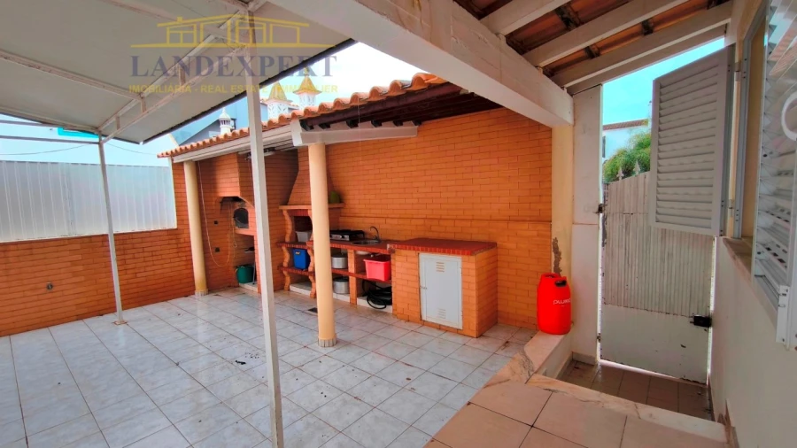 Moradia T3 para Venda em Armação de Pera Foto 32