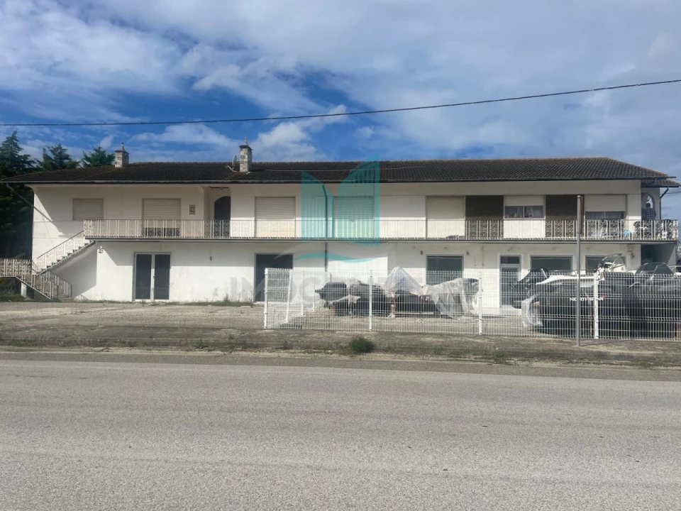 Prédio para Venda em Quiaios Foto 1