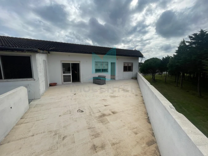 Prédio para Venda em Quiaios Foto 2