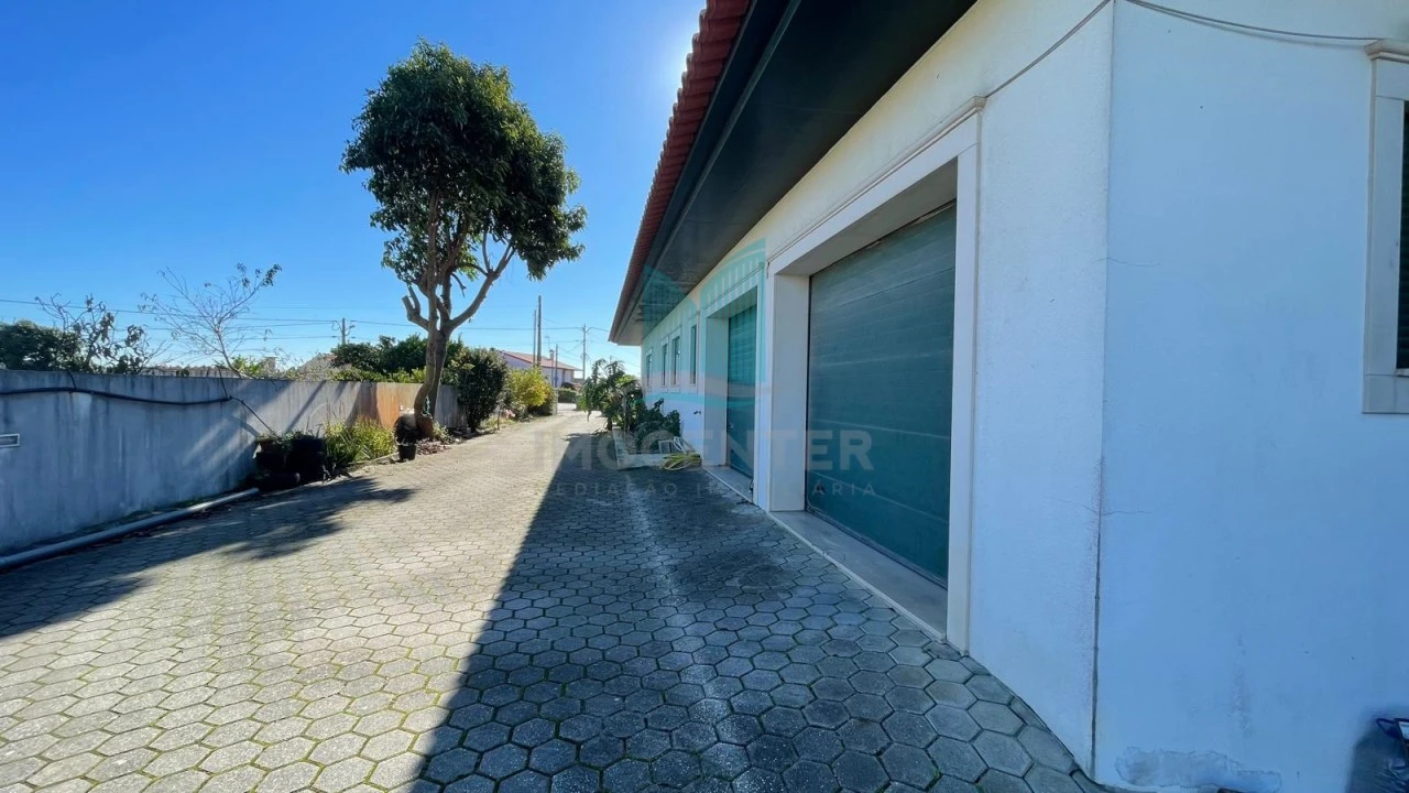 Moradia T4 para Venda em Carriço Foto 5