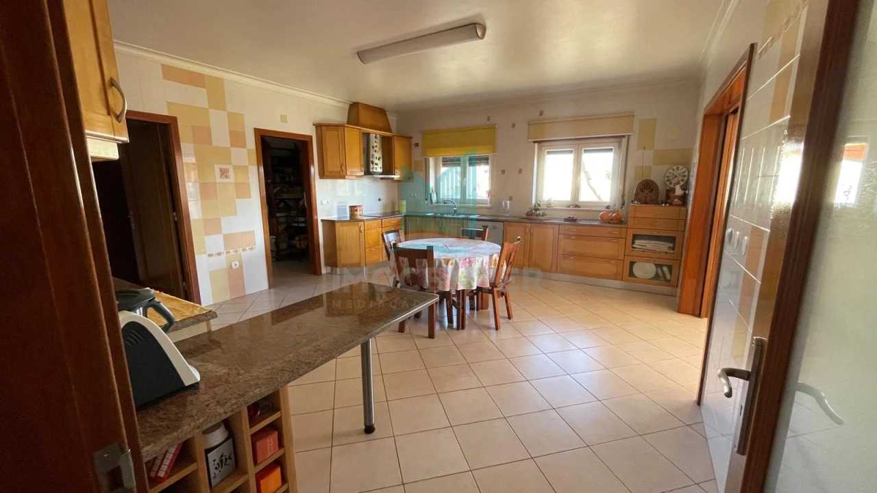 Moradia T4 para Venda em Carriço Foto 14