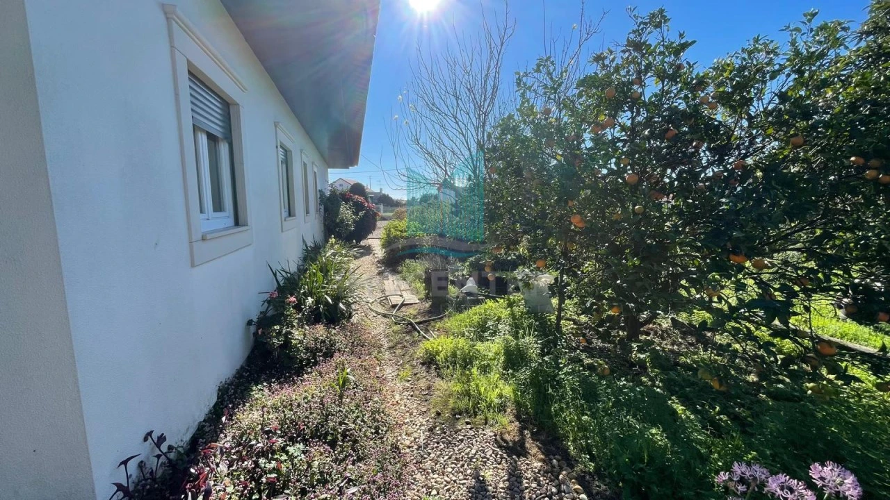 Moradia T4 para Venda em Carriço Foto 37