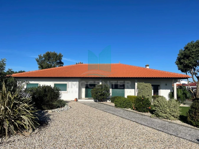 Moradia T4 para Venda em Carriço