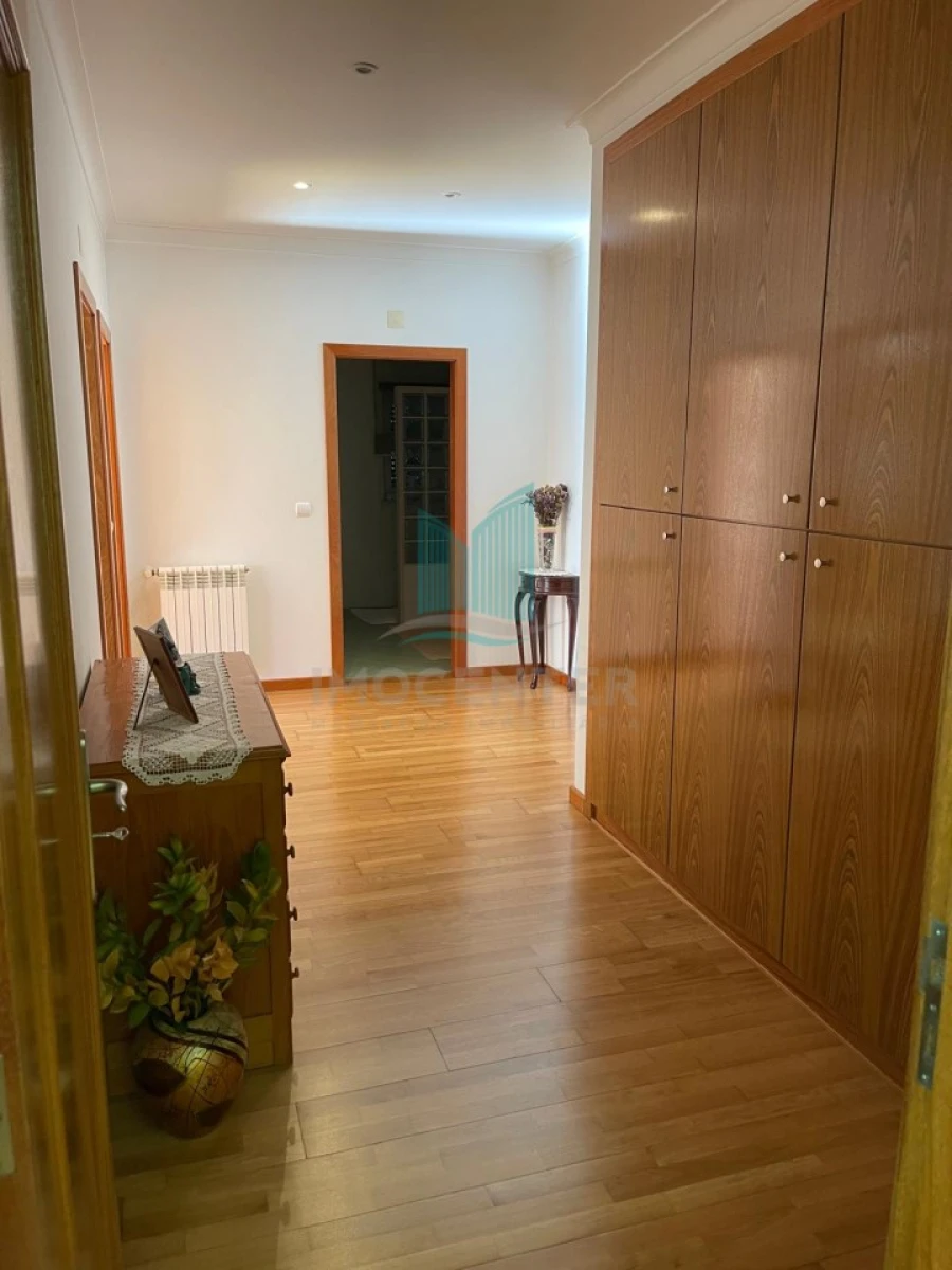 Moradia T4 para Venda em Carriço Foto 17